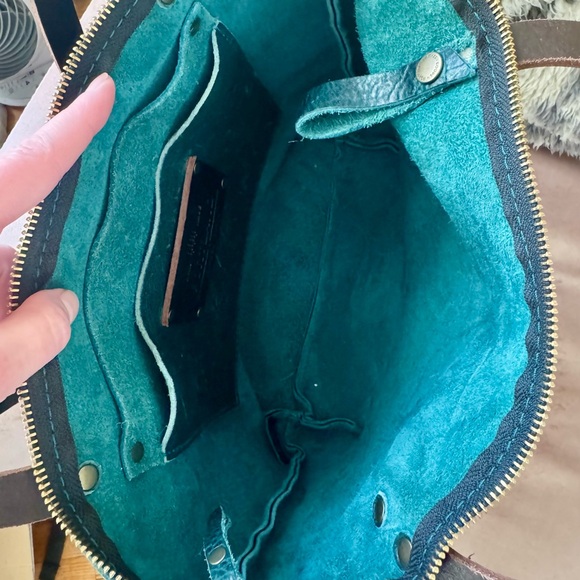 Portland Leather Tote Bag in Lagoon - Picture 3 of 5